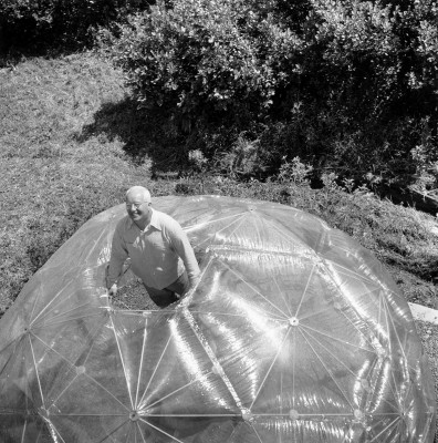 Buckminster Fuller’s first geodesic dome was successfully erected in the summer of 1949 at Black Mountain College. Photo: Hazel Larsen Archer, Buckminster Fuller inside His Geodesic Dome, 1949, gelatin silver print, 9 ½ x 9 ¼ inches. Estate of Hazel Larsen Archer and Black Mountain College Museum and Arts Center.